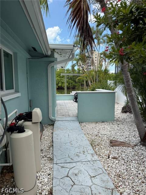 243 Estrellita Dr, Fort Myers Beach FL - photo 7 of 50