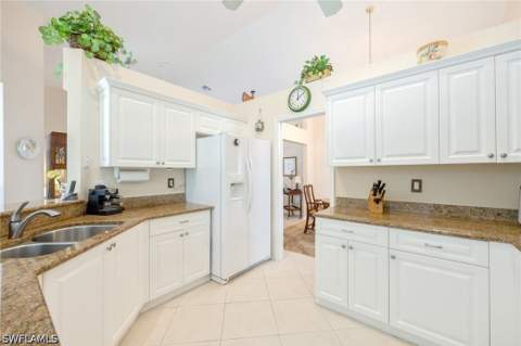 2232 Piccadilly Ct, Naples FL - photo 11 of 39