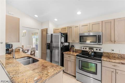 9964 Horse Creek Rd, Fort Myers FL - photo 15 of 33