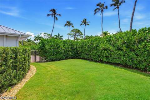 692 Banyan Blvd, Naples FL - photo 24 of 27