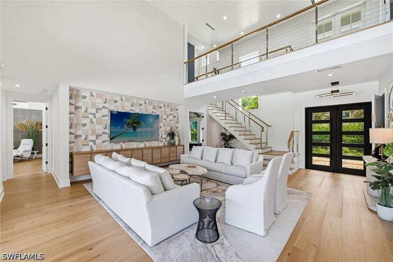 5 bedroom SingleFamilyResidence at 692 Banyan Blvd, Coquina Sands, Naples — photo 4