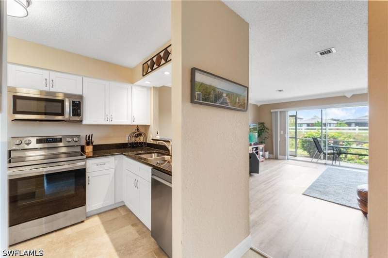 2 bedroom Townhouse at 25494 Cockleshell Dr 202, Cypress Plantations, Bonita Springs — photo 3