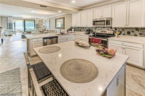 9572 Trevi Ct 5015, Naples FL - photo 8 of 39