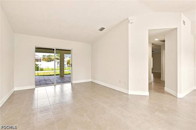 4 bedroom SingleFamilyResidence at 1508 SE 5th Ct, Cape Coral, Cape Coral — photo 5