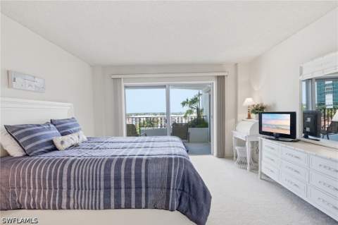 3951 Gulf Shore Blvd N 700, Naples FL - photo 19 of 33