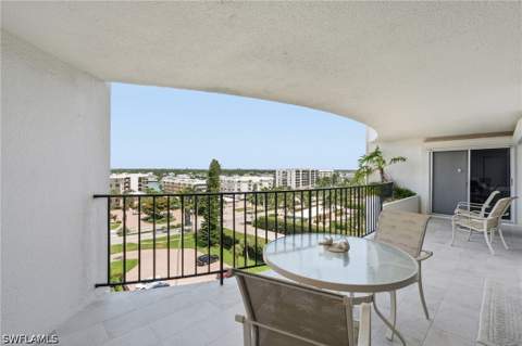 3951 Gulf Shore Blvd N 700, Naples FL - photo 24 of 33