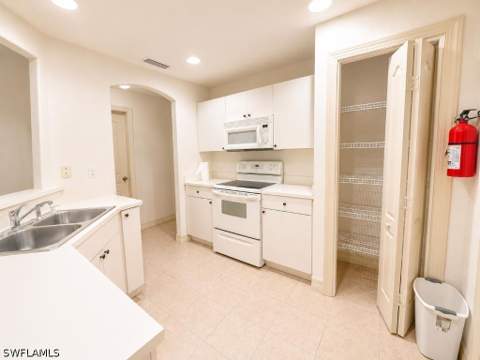 2008 Viscaya Pkwy, Cape Coral FL - photo 8 of 11