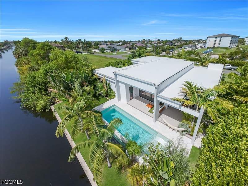 4 bedroom SingleFamilyResidence at 3801 SW 17th Pl, Cape Coral, Cape Coral — photo 4