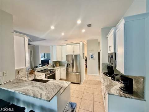 2836 SW 47th Ter, Cape Coral FL - photo 10 of 29