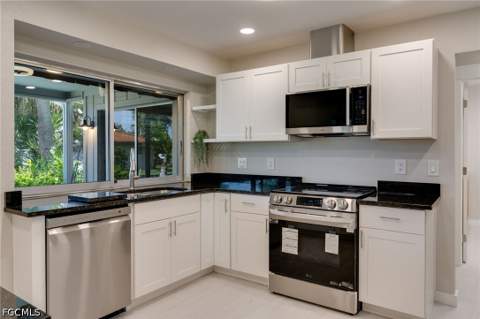 94 Gold Key Ct, North Fort Myers FL - photo 10 of 34