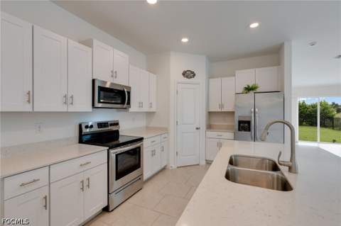 4057 San Clemente Ct, North Fort Myers FL - photo 8 of 24