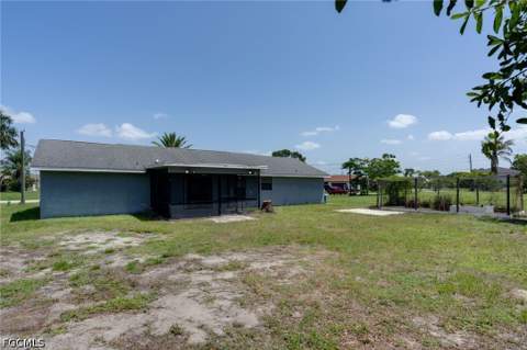 8484 Cypress Dr N, Fort Myers FL - photo 17 of 21