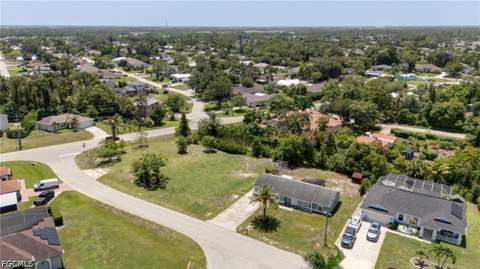 8484 Cypress Dr N, Fort Myers FL - photo 18 of 21