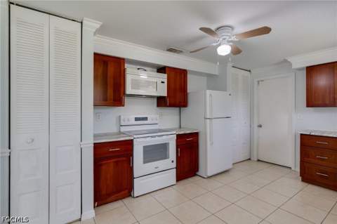 8484 Cypress Dr N, Fort Myers FL - photo 7 of 21