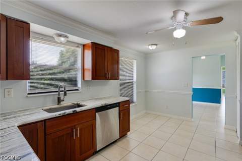 8484 Cypress Dr N, Fort Myers FL - photo 8 of 21