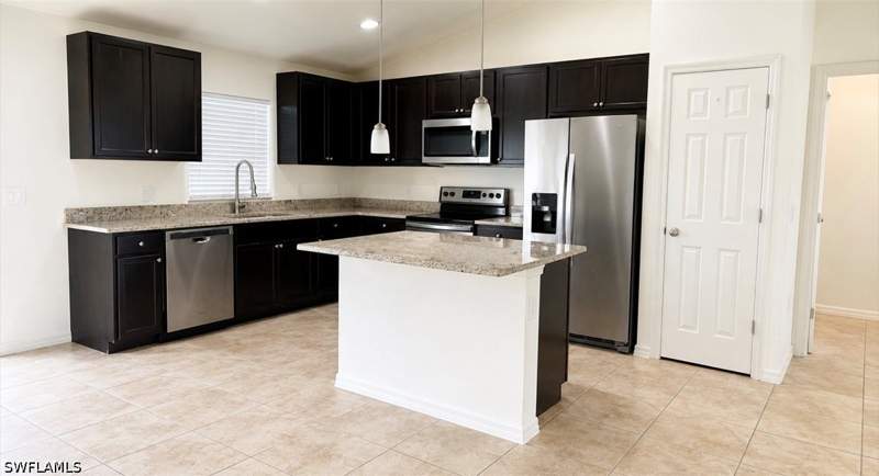 4 bedroom SingleFamilyResidence at 2208 NW 42nd Pl, Cape Coral, Cape Coral — photo 4