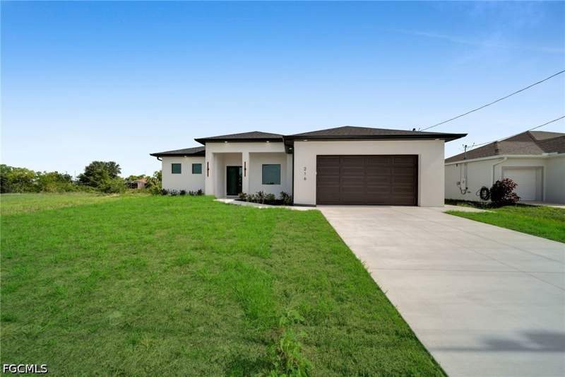 3 bedroom SingleFamilyResidence at 216 NE 25th Ter, Cape Coral, Cape Coral — photo 2