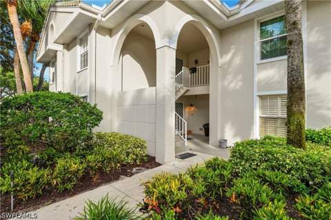 6260 Bellerive Ave 404, Naples FL - photo 10 of 46