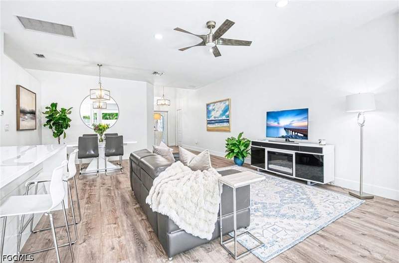 3 bedroom SingleFamilyResidence at 8324 Laurel Lakes Blvd, Laurel Lakes, Naples — photo 5