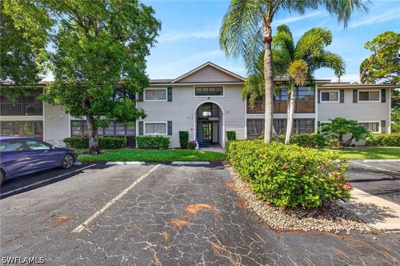 2 bedroom Condominium at 8121 S Woods Cir 9, Summerlin Woods, Fort Myers — photo 2