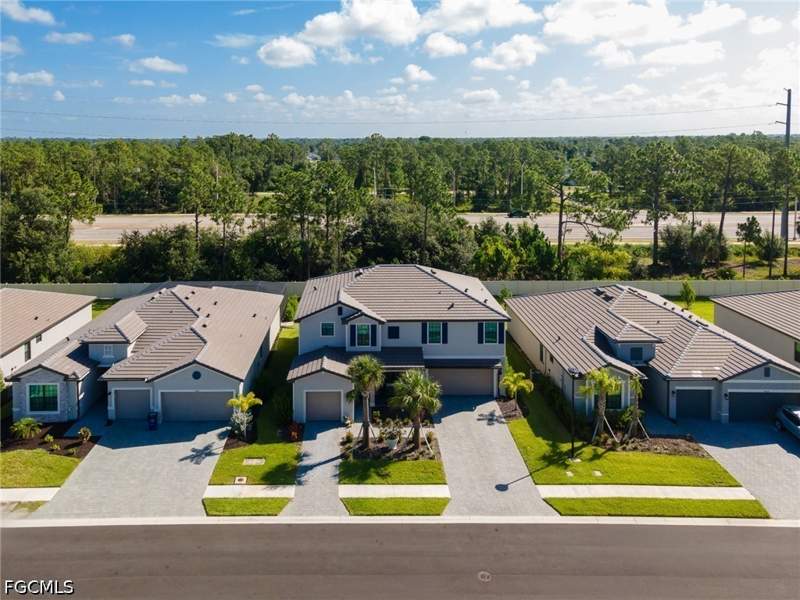 5 bedroom SingleFamilyResidence at 10638 Timber Creek Dr, Timber Creek, Fort Myers — photo 3