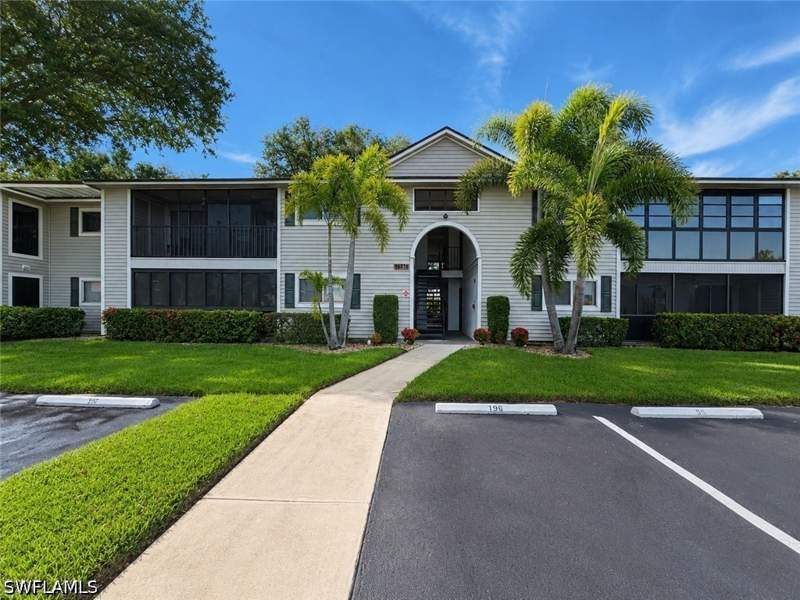 2 bedroom Condominium at 8041 S Woods Cir 14, Summerlin Woods, Fort Myers — photo 2
