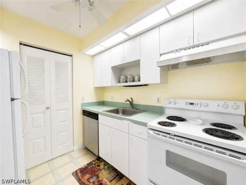 8041 S Woods Cir 14, Fort Myers FL - photo 21 of 26