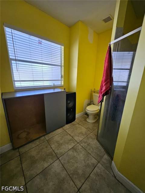 915 Barbara Ct, Lehigh Acres FL - photo 16 of 40