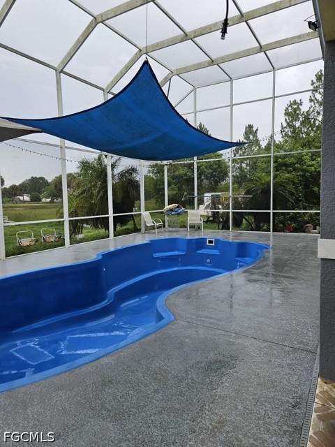 915 Barbara Ct, Lehigh Acres FL - photo 8 of 40