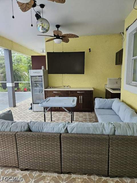 915 Barbara Ct, Lehigh Acres FL - photo 9 of 40