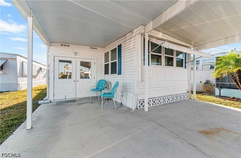 2 bedroom ManufacturedHome at 5558 Palm Beach Blvd 45, Sun-N-Fun Mobile Home Village, Fort Myers — photo 2