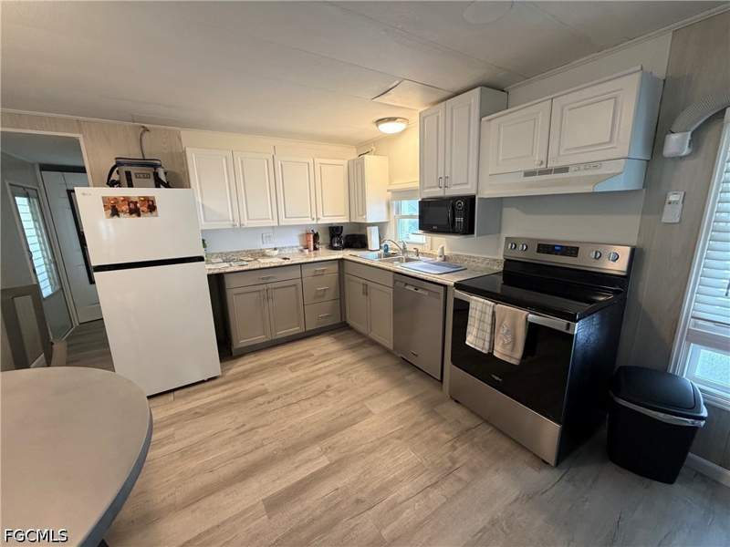 2 bedroom ManufacturedHome at 3 Galleon Way, Port Carlos Cove Co-Op Inc, Fort Myers Beach — photo 4