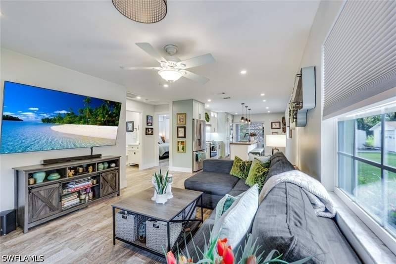 2 bedroom SingleFamilyResidence at 2385 Sunset Ave, Sunset Homes, Naples — photo 3