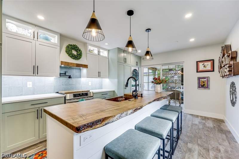 2 bedroom SingleFamilyResidence at 2385 Sunset Ave, Sunset Homes, Naples — photo 5