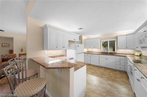 770 Waterford Dr 202, Naples FL - photo 10 of 47