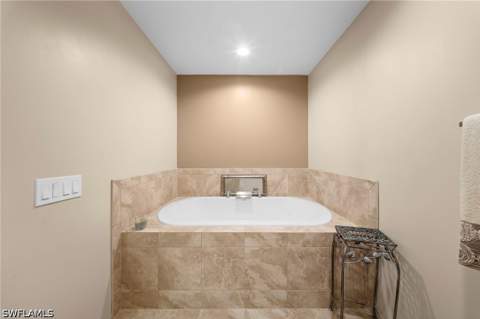 770 Waterford Dr 202, Naples FL - photo 21 of 47