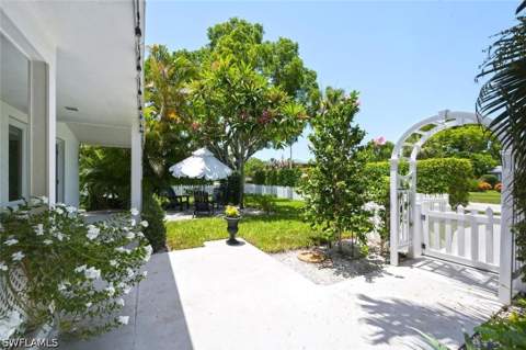 1216 10th St N, Naples FL - photo 9 of 42