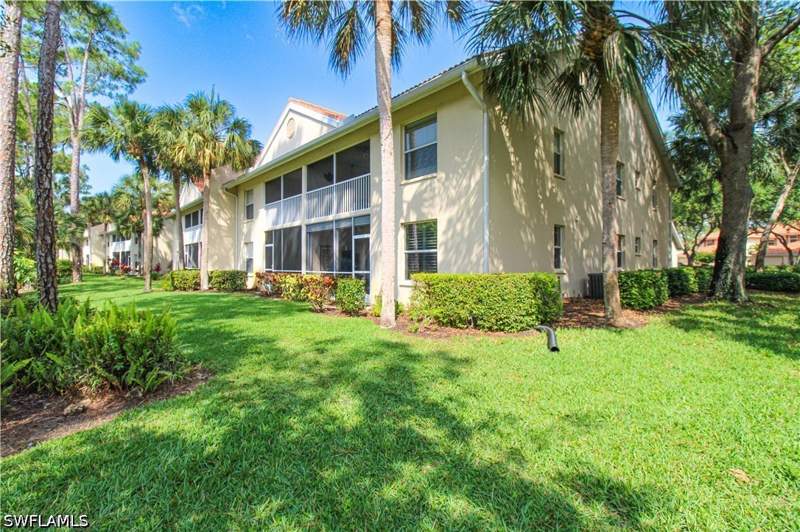 2 bedroom Condominium at 225 Robin Hood Cir 203, Sherwood, Naples — photo 3