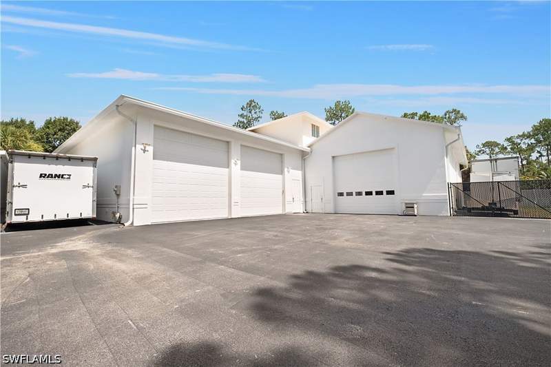 3 bedroom SingleFamilyResidence at 6761 Golden Gate Pkwy, Golden Gate Estates, Naples — photo 4