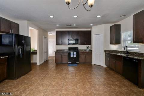 1913 SW 26th Ter, Cape Coral FL - photo 7 of 28