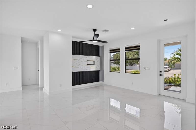 3 bedroom SingleFamilyResidence at 3013 39th St SW, Lehigh Acres, Lehigh Acres — photo 4