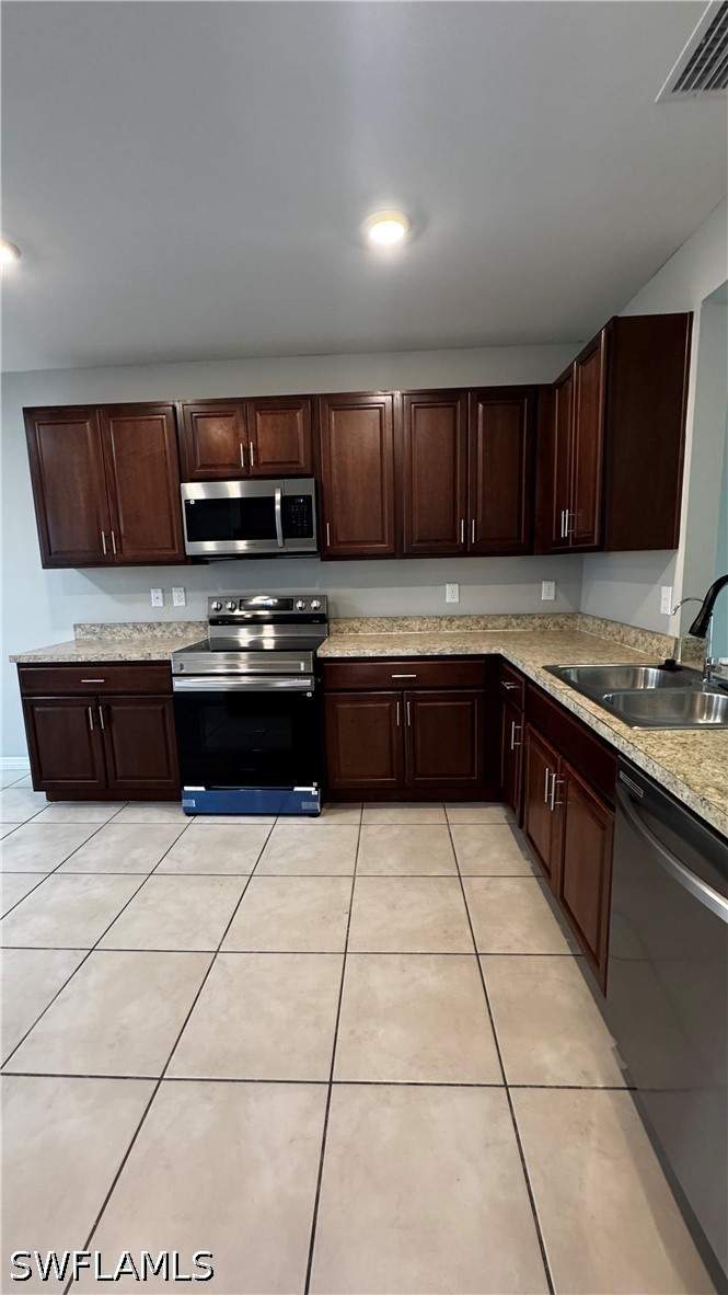 3 bedroom SingleFamilyResidence at 2913 65th St W, Lehigh Acres, Lehigh Acres — photo 4