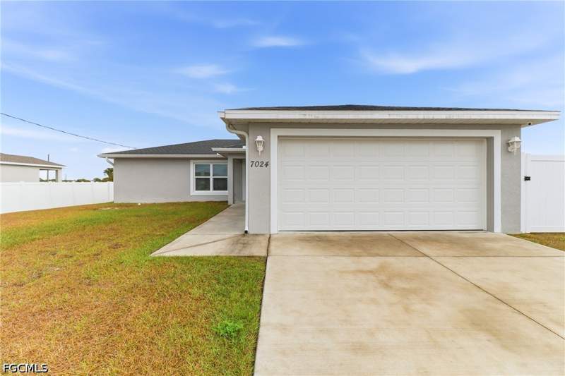 3 bedroom SingleFamilyResidence at 7024 Hero Cir, Labelle, Labelle — photo 3