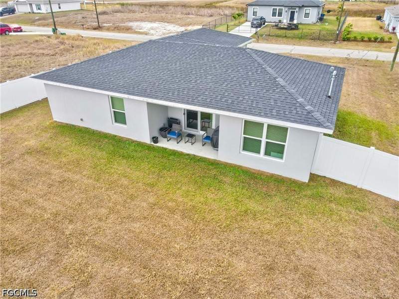 3 bedroom SingleFamilyResidence at 7024 Hero Cir, Labelle, Labelle — photo 5