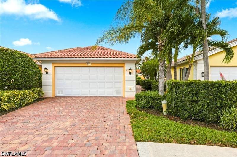 2 bedroom Attached at 8141 Xenia LN, VERONA WALK, Naples — photo 2