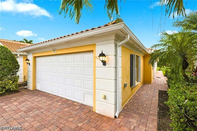 2 bedroom Attached at 8141 Xenia LN, VERONA WALK, Naples — photo 3