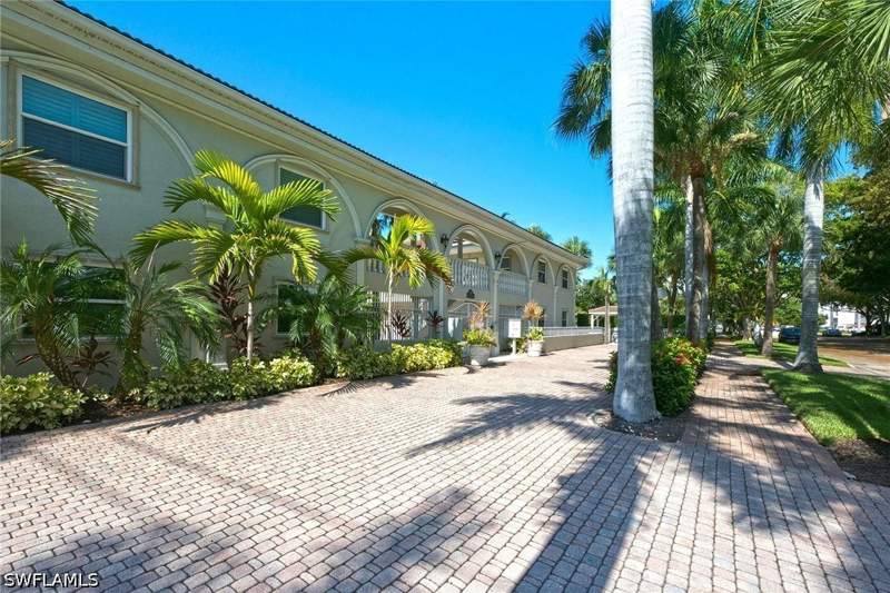 1 bedroom Condominium at 980 7th Ave S 204, Castleton Gardens, Naples — photo 2