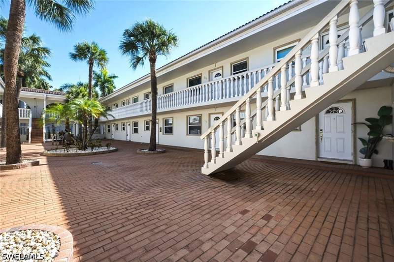 1 bedroom Condominium at 980 7th Ave S 204, Castleton Gardens, Naples — photo 4