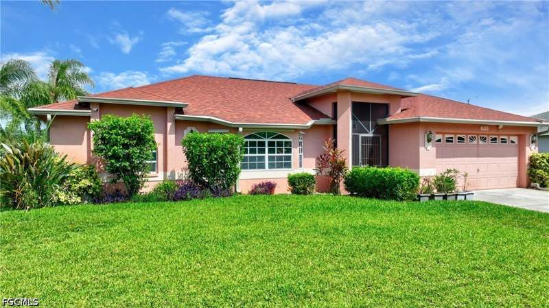 3 bedroom SingleFamilyResidence at 712 Fargo Dr, Mirror Lakes, Fort Myers — photo 3
