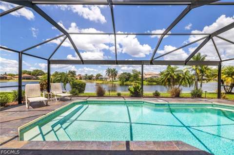 11117 Lakeland Cir, Fort Myers FL - photo 22 of 39